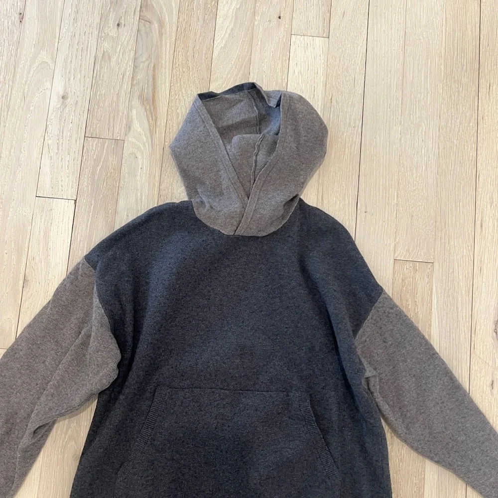 Zara Boys Two-Tone Colorblock Gray Knit Hoodie Sweater Size 11/12